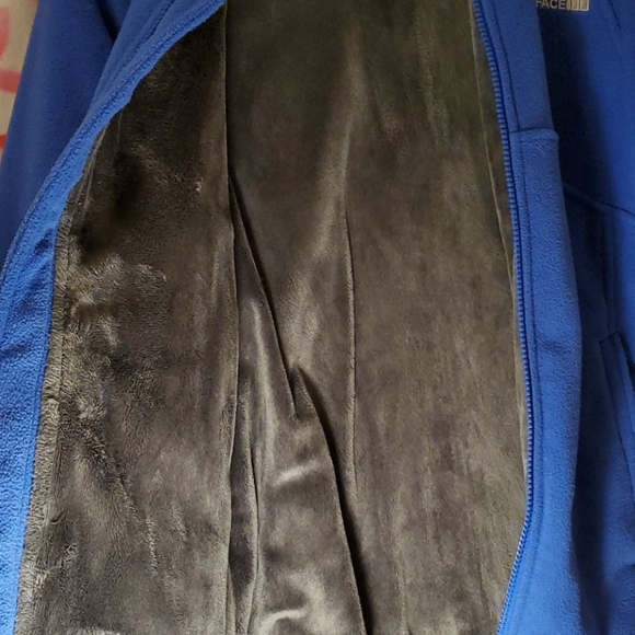 The North Face Girl's Fleece Jacket - Picture 4 of 11